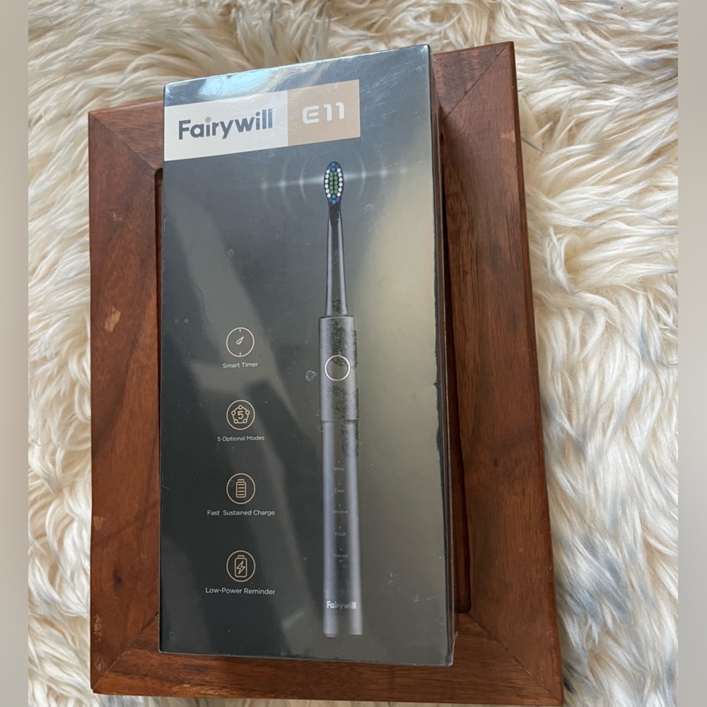 Rechargeable Electric Toothbrush - Picture 4 of 5